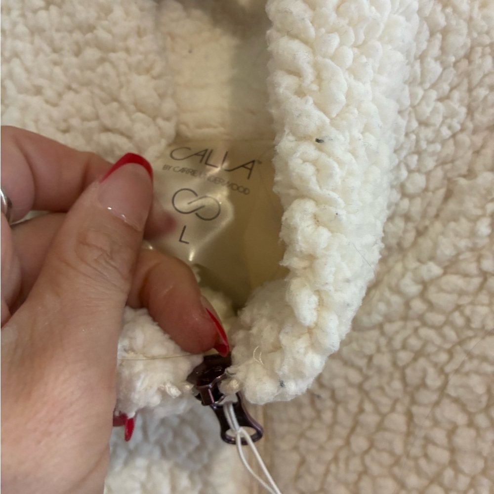 CALIA zip up Sherpa vest size L - Picture 3 of 3